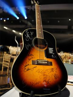 MC Coldplay Foo Fighters Neil Young James Taylor Signed Epiphone