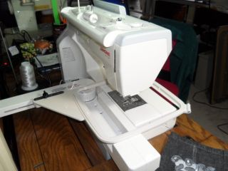 Janome MC11000 SE Computerized Sewing Quilting Embroidery Machine