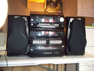 Memorex Model 9299 Turntable 3 CD Changer Tape Player and FM Radio