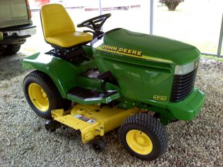 John Deere 325 Hydrostatic Lawn Tractor  