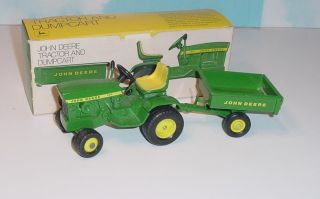1 16 John Deere 140 L G Tractor w Cart w Box  