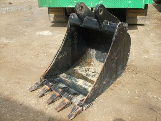 Unused John Deere 24" Tooth Bucket for Excavator Backhoe 7 5 CU ft Capacity  
