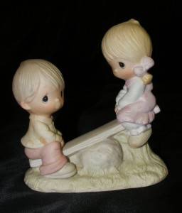 1978 Precious Moments E 1375 A Porcelain Figurine " Love Lifted Me " w Box  