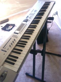 Korg Triton Le 76 Workstation Keyboard 76 Keys w Roland KC 100 Amp