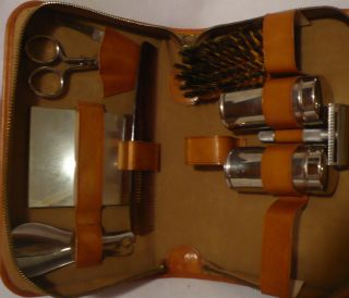 Vintage 1950s Mens Leather Shaving Traveling Kit Razor Comb Shoe Horn