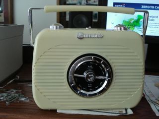 New Lifelong Am FM Portable Radio