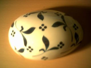 Little Switzerland Fine Porcelain Handpainted Egg