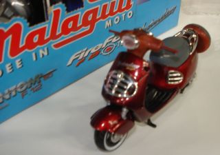 Globo Malaguti Yesterday 50cc Scooter 1 18 Metal and Plastic Model