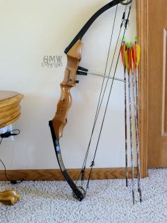 Martin Archery Bobcat Compound Bow Fancy Wood Riser RH 45 60