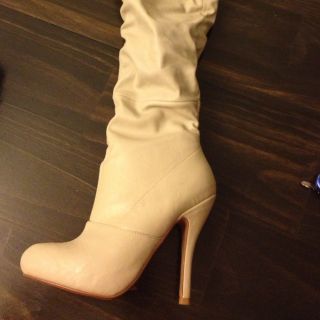 Shoedazzle Cream Colored Thigh High Boots Sz 7
