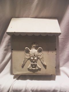 VINTAGE WHITE METAL MAILBOX WITH EAGLE EMBLEM ON FRONT TOP HINGED