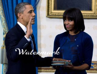 NEW OFFICIAL PRESIDENT BARACK OBAMA SWORN IN 8.5X11 PHOTO W/MICHELLE