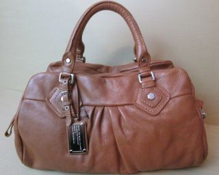 BY MARC JACOBS CLASSIC Q LARGE GROOVEE SATCHEL BAG PURSE TAN BROWN NEW