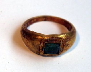 ANCIENT ROMAN GOLD FINGER RING WITH ORIGINAL GREEN GLASS/STONE1st