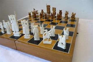 VINTAGE CHINESE COW BONE CHESS SET THE EMPERORS ORIGINAL FOLD OUT