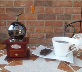 Vintage Round Coffee Grinder + 100g Coffee Beans FK24C