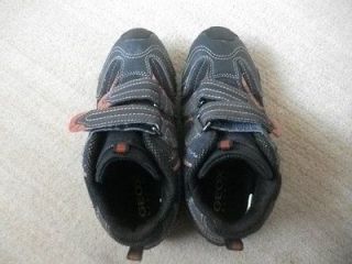 GEOX Respira boys sneakers shoes sz 11 Black velcro excellent