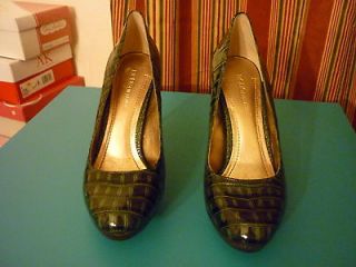 BRAND NEW** SIZE 6 BCBGeneration HEELS (WITHOUT ORIGINAL BOXING)