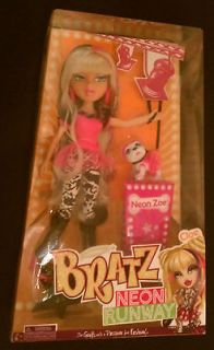 Bratz Neon Runway Doll Chloe and Neon Zoe   Brand New in the Box