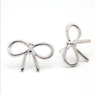 Present Love Gift Silver Hollow Bow Sweet Cute Women Cocktail Earrings