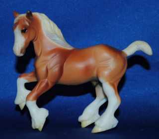 Breyer~2003 04 ~Palomino Clydesdale from Medieval Set~Drafter~Dr aft