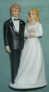 WHITE BRIDE AND GROOM CAKE TOPPER (OLD STOCK) NEW