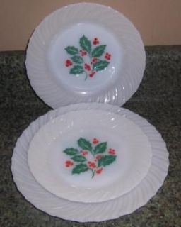 christmas dinnerware in Holiday & Seasonal