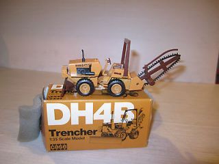 Conrad 1/35 Model Case DH4B Trencher art. Tractor w/box