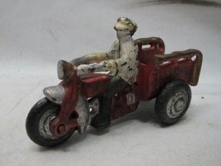 CAST IRON CRASH CAR 3 WHEEL MOTORCYCLE TOY DELIVERY BIKE
