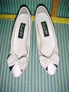 EAST 9th white heel pump SIZE 7 WITH polkadot BOW VINTAGE CLASSIC