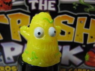 the trash pack # 144 compost monster yellow special edition glow in