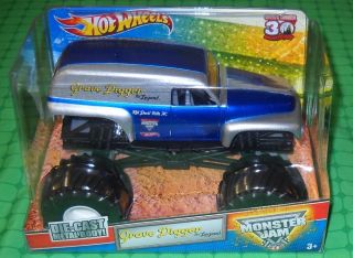 2012 Hot Wheels Monster Jam 124 Scale   Grave Digger the Legend   New