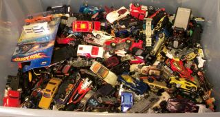 Huge Lot of Hot Wheels Vehicles Over 31 Pounds of Hot Wheels