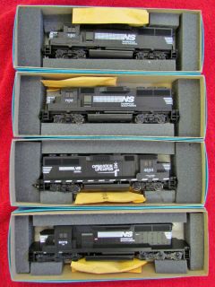 HO Scale  Athearn   Locomotives  Lot of (4)   All with metal wheels