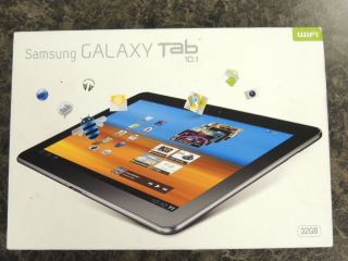 Samsung Galaxy Tab GT P7510 32GB Tablet Like iPad Wi Fi 10 1in White
