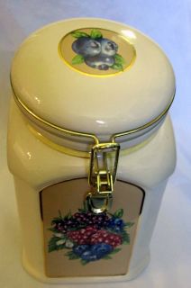 cookie jar marked on bottom made exclusively for knott s berry farm