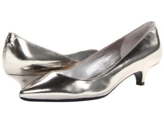 Isaac Mizrahi New York Gabriel 3 Womens 1 2 inch heel Shoes (Silver)