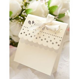 Sweet Scalloped Favor Box In Ivory (Set of 12)