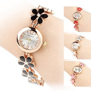 Womens Alloy Analog Quartz Bracelet Watch (Gold)