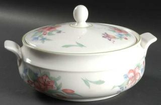 Royal Doulton Carmel Round Covered Vegetable, Fine China Dinnerware   Expression