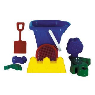 Water Sports Itza Castle Mold (Red, Green, BlueDimensions 9.5 inches long x 12 inches wide x 11 inches deepRecommended for ages 5 years and olderBatteries None PlasticColor Red, Green, BlueDimensions 9.5 inches long x 12 inches wide x 11 inches deepRe